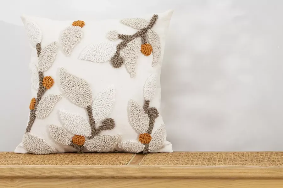 Throw Pillow & Lumbar Pillow Set