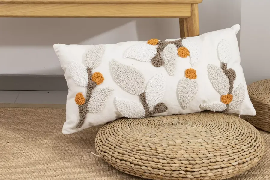 Throw Pillow & Lumbar Pillow Set